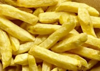 Opasan pomfrit povučen u Nemačkoj: Konzumiranje izaziva unutrašnje krvarenje