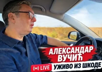 Predsednik Vučić u TikTok obraćanju tokom vožnje kroz Šumadiju