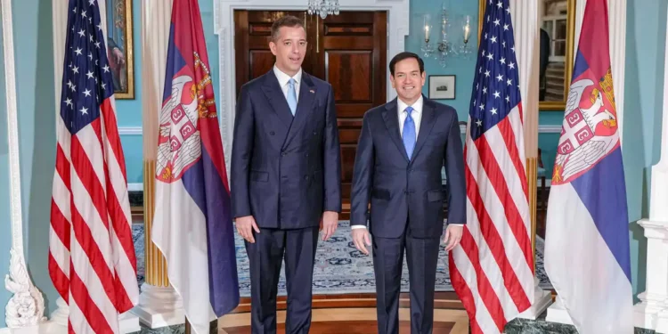 Marko Rubio i Marko Đurić pored zastava Srbije i SAD