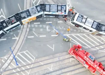 Tramvaj iskočio iz šina u Nemačkoj: Troje povređenih, saobraćaj paralisan