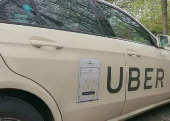 Vozilo povezano sa prevozom putem Uber platforme tokom istrage u Nemačkoj