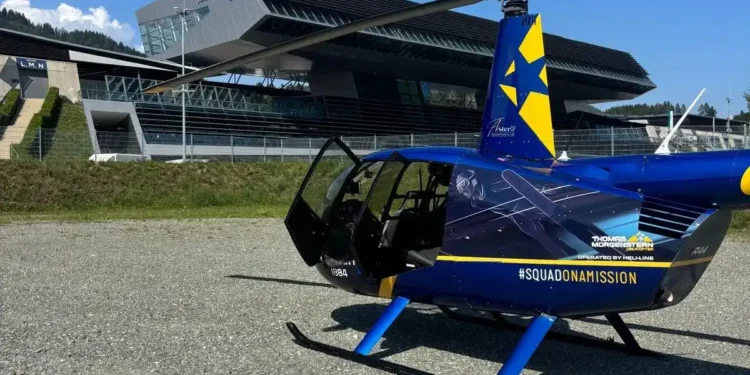 Ukradeni plavo-žuti helikopter Robinson R44 na aerodromu u Austriji