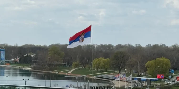 Trobojke se vijore širom sveta: Srpski narod danas slavi jedinstvo