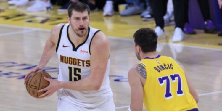 Jokić ponovo oduševio NBA ligu: Nova majstorska asistencija srpskog centra