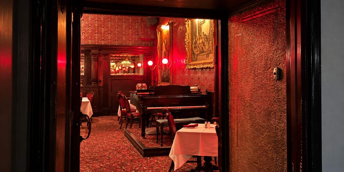 Red-Lit Vintage Piano Lounge 1-100kb