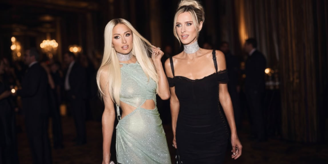 Paris i Niki Hilton ponovo zajedno u Parizu: Sestre privukle pažnju na reviji