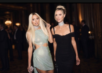 Paris i Niki Hilton ponovo zajedno u Parizu: Sestre privukle pažnju na reviji