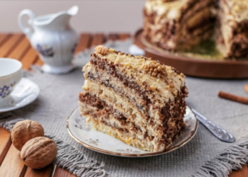 Starinska torta od oraha i žutog fila: Recept za svečanu slavsku trpezu