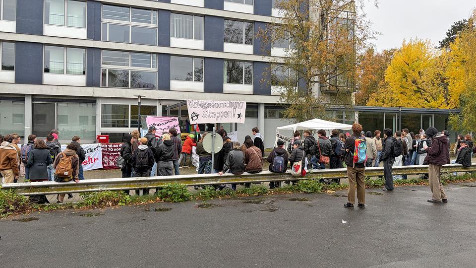 Učesnici blokade Instituta Oto Sur na Slobodnom univerzitetu u Berlinu