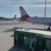 Putnički avioni na bečkom aerodromu – arhivska fotografija, ilustracija