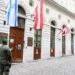 Obezbeđenje ispred bečke sinagoge Štadtempl