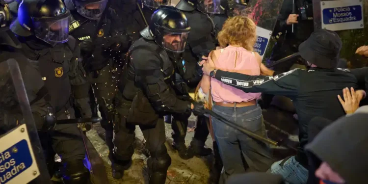 Policija interveniše posle protesta zbog stambene krize u Barseloni