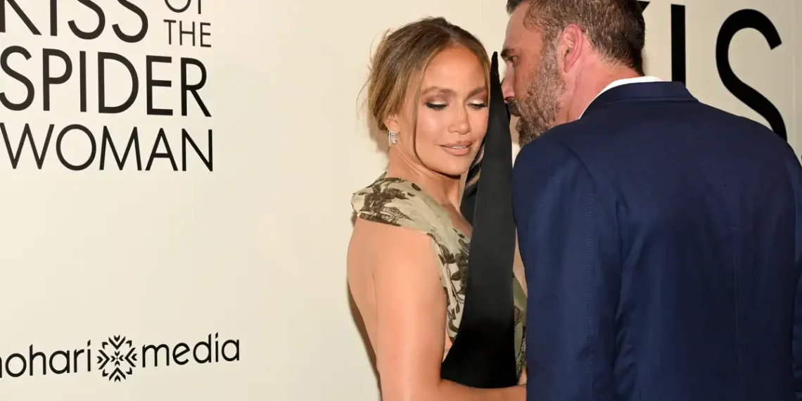 Ben Aflek i Dženifer Lopez na premijeri filma Poljubac žene pauka