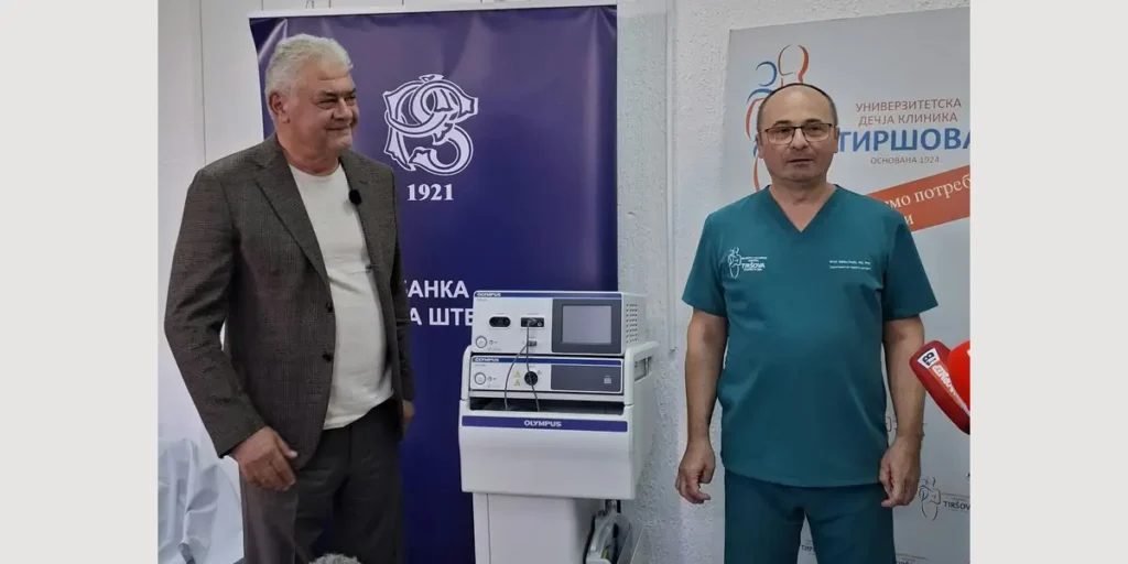 Predstavnici Poštanske štedionice i Tiršove uz donirani uređaj sa argon plazmom