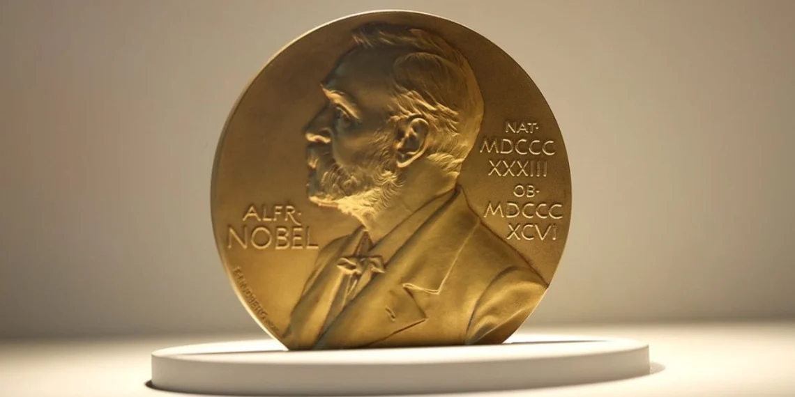 Nobel za fiziku Frensisu Halzenu: Antarktički led otkrio tragove iz svemira