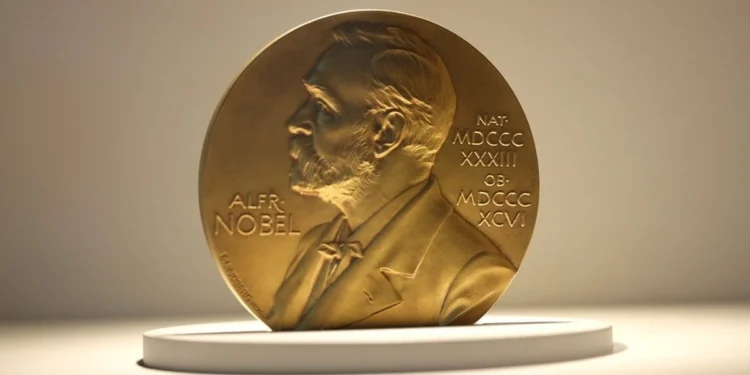 Nobel za fiziku Frensisu Halzenu: Antarktički led otkrio tragove iz svemira