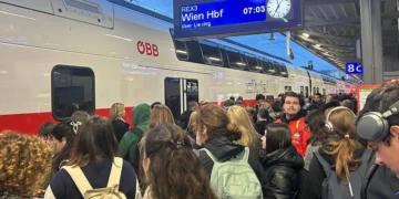 Železnička nesreća u Austriji: Vagoni iskočili iz šina, hiljade putnika blokirano