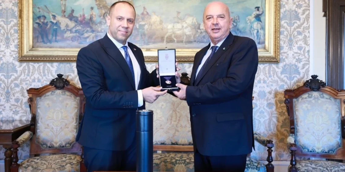 Gradonačelniku Trsta uručen Orden srpske zastave: Priznanje za jačanje veza Srbije i Italije