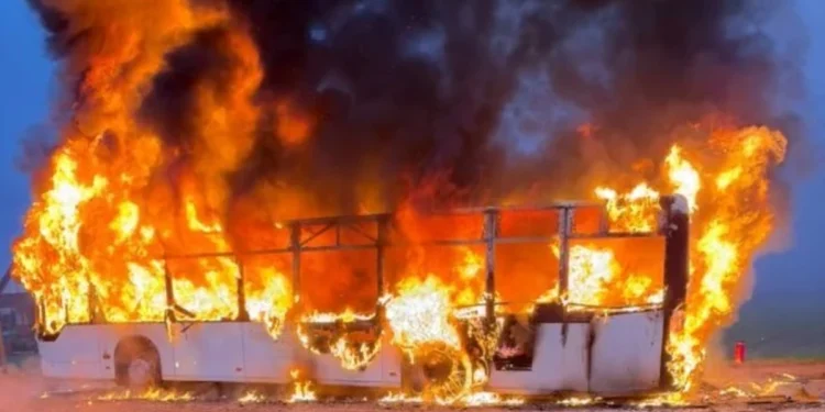 Izgoreo školski autobus u Nemačkoj: Evakuisano više od 30 učenika