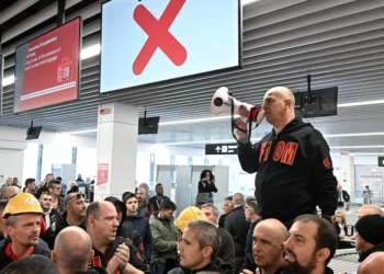 Radnici čeličane okupirali aerodrom u Italiji: Ne odlaze bez odgovora vlade