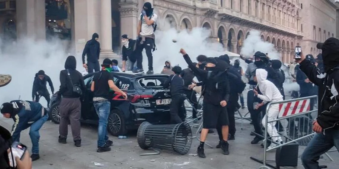 Policija pretresla kuće širom Italije: Ko stoji iza talasa nasilja i pljački?