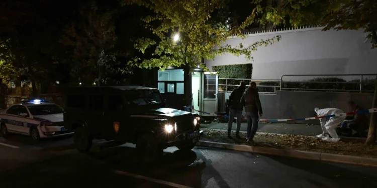 Teroristički napad u Beogradu: Žandarm povređen ispred Ambasade Izraela
