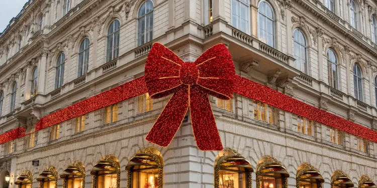 Hoćemo li ove godine gledati ogromnu crvenu mašnu u Beču ili ne?