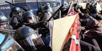 Generalni štrajk širom Italije: Sukobi sa policijom, blokade i vodeni topovi