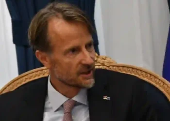 Upad u Informer: I šef Delegacije EU poručio da nasilje nije rešenje