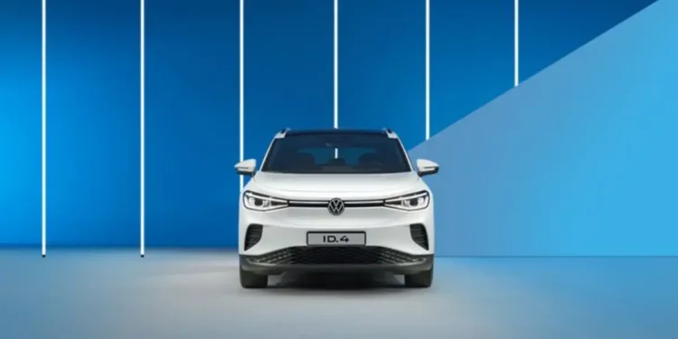 Beli električni automobil Folksvagen ID.4
