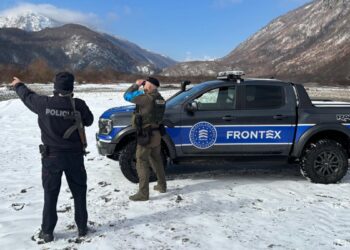 Pripadnici Fronteksa u zajedničkoj graničnoj patroli