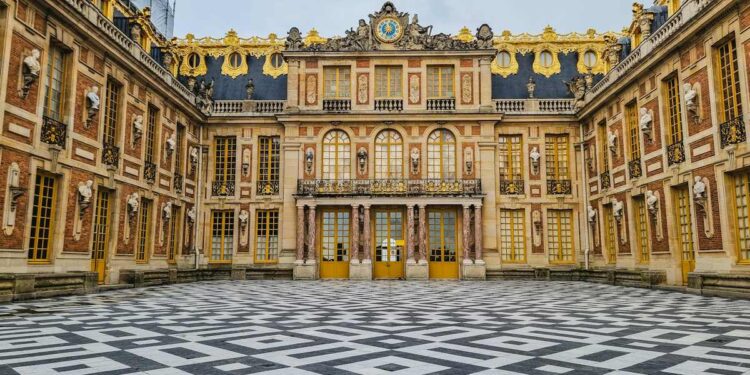 Pariz i francuske institucije