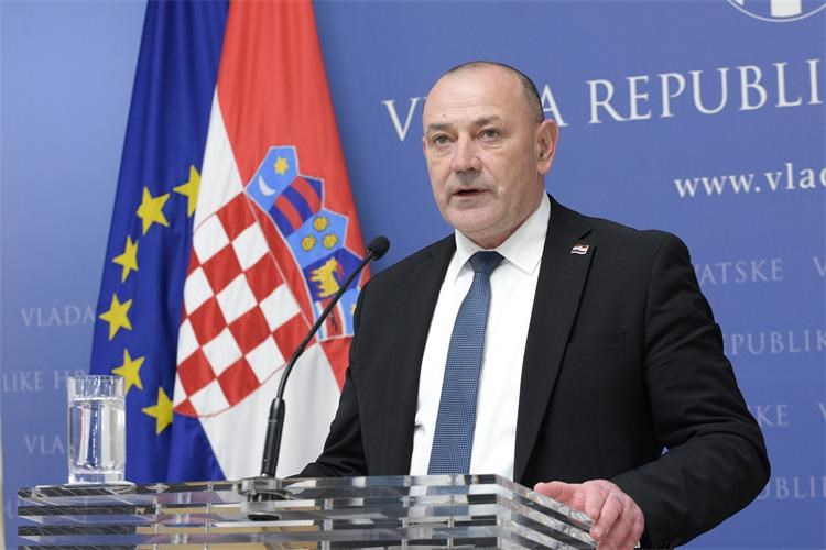 Tomo Medved, hrvatski ministar branitelja