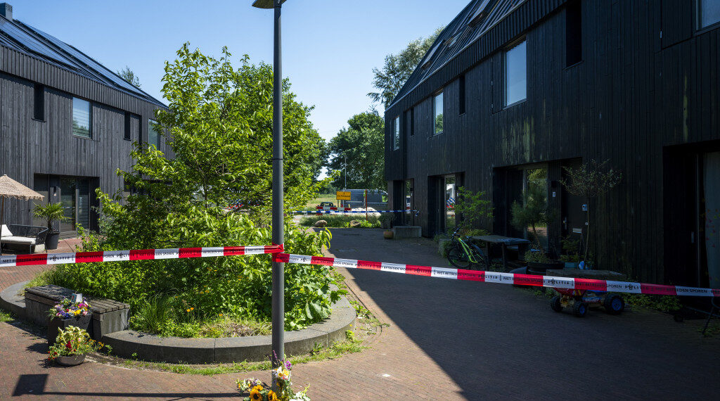Policijska traka na mestu porodične tragedije u holandskom Merstadu