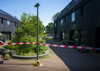 Policijska traka na mestu porodične tragedije u holandskom Merstadu