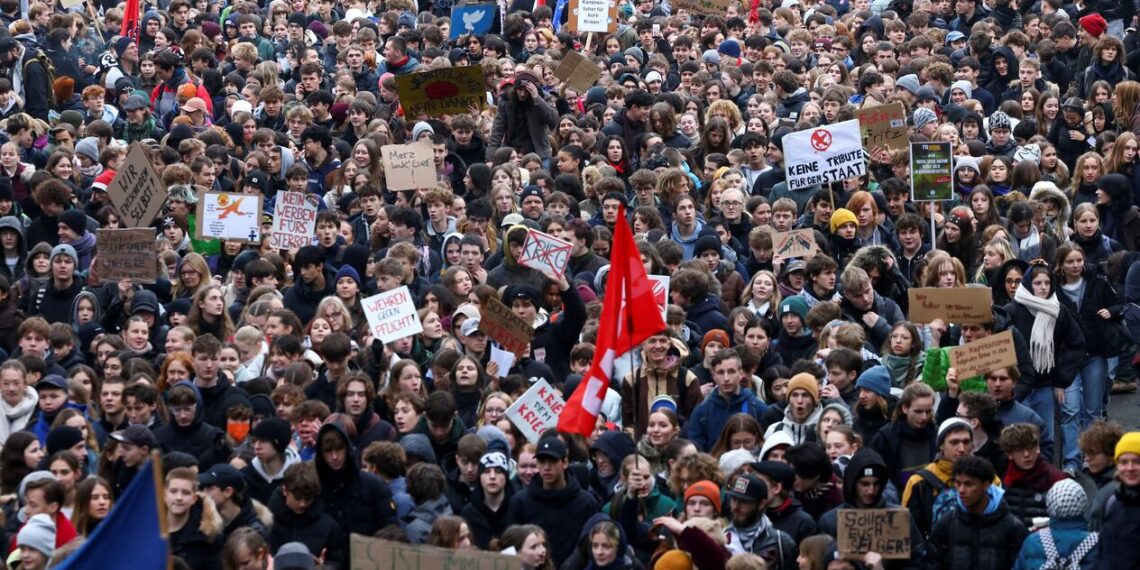 Protest nemačke omladine protiv vojne obaveze