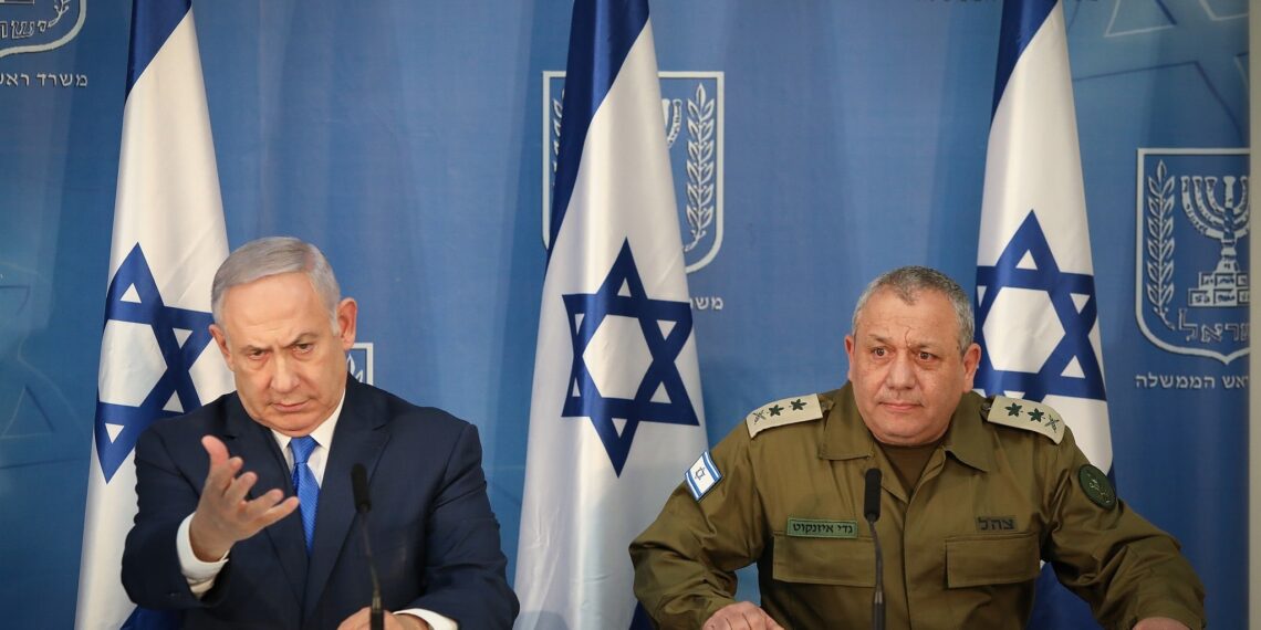 Benjamin Netanjahu i Gadi Ajzenkot tokom zajedničkog obraćanja; foto Times of Israel