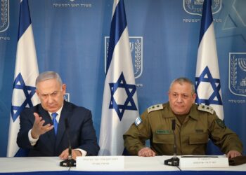 Benjamin Netanjahu i Gadi Ajzenkot tokom zajedničkog obraćanja; foto Times of Israel