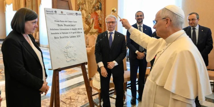 Papa Lav XIV tokom ceremonije povezane sa bolnicom Đemeli