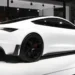 Beli Tesla Roadster iz zadnjeg bočnog ugla